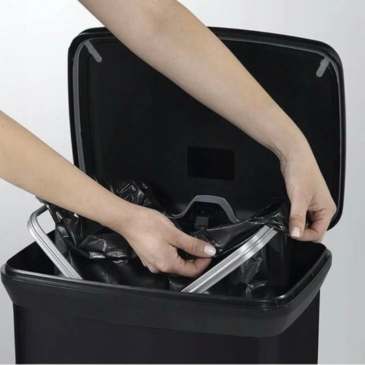 Curver Odpadkový kôš Rectangular 50 l, čierna