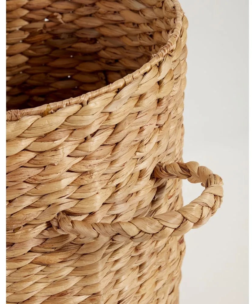 Kôš na bielizeň z vodného hyacintu v prírodnej farbe Yessira – Kave Home