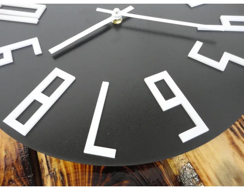 Moderné čierne nástenné hodiny z dreva – biele čísla | SENTOP HDFK008