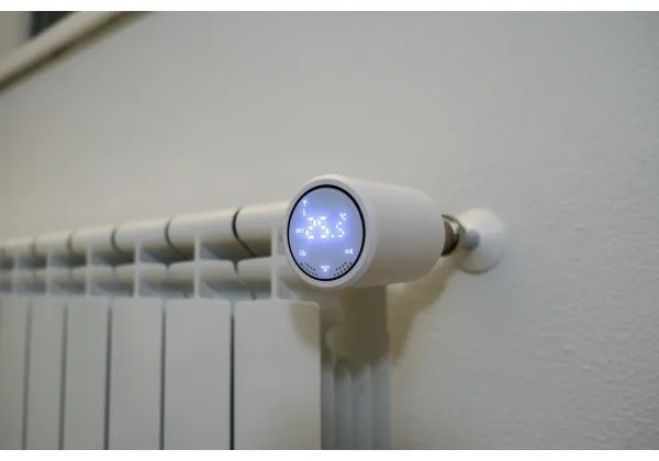 Immax NEO 07732C-SADA 4x Termostatická hlavica+ BRIDGE PRO v3 2xAA/3V Wi-Fi Tuya