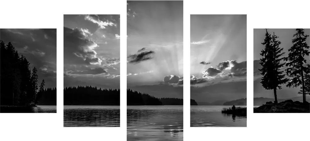 5-dielny obraz odraz horského jazera v čiernobielom prevedení - 200x100