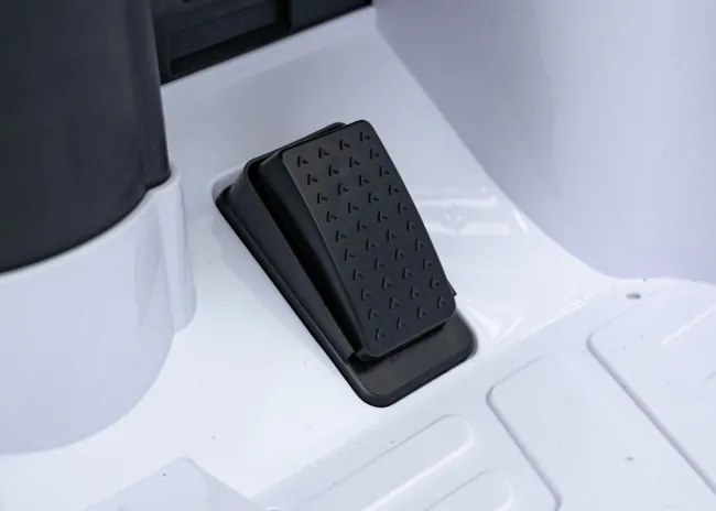 Elektrické autíčko RUF CTR3 biele