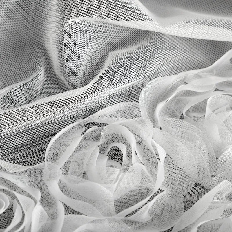 Dekorstudio Záclona ROSES s riasiacou páskou 400x160 cm - biela