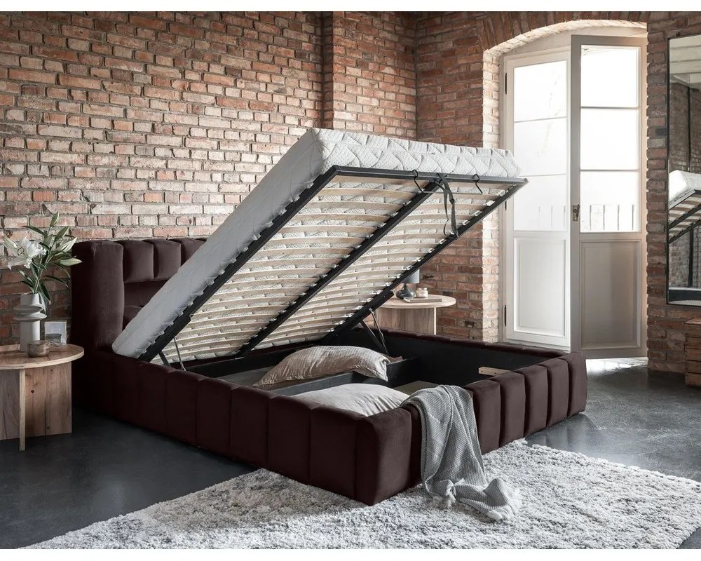 Tmavohnedá čalúnená dvojlôžková posteľ s úložným priestorom s roštom 140x200 cm Lamica – ELTAP