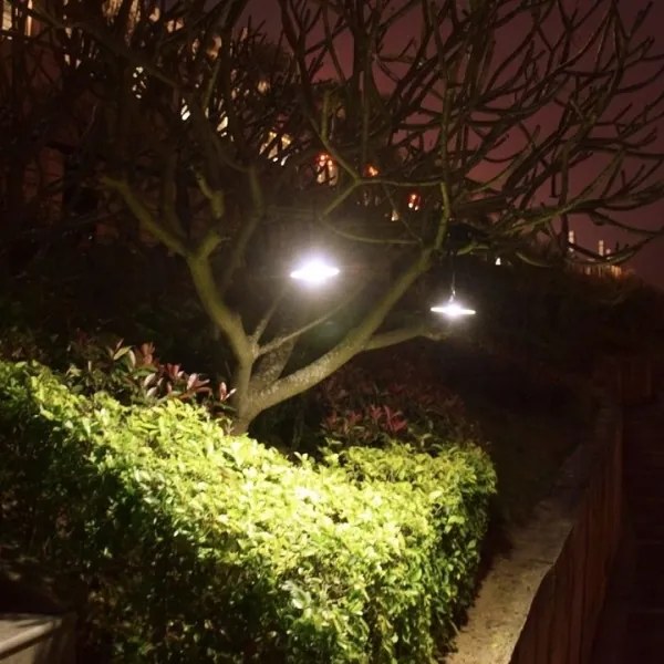 Izoxis Solárne závesné LED lampy s diaľkovým ovládaním, IP44, 2200mAh čierna