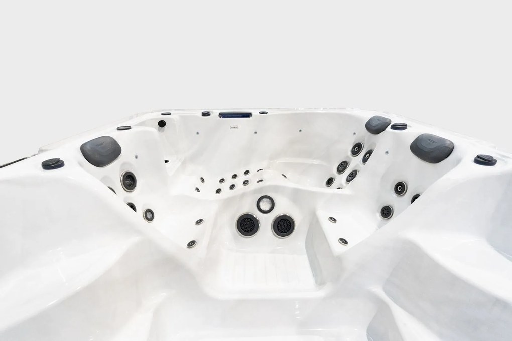 Swim spa Platinum Spas Zelus