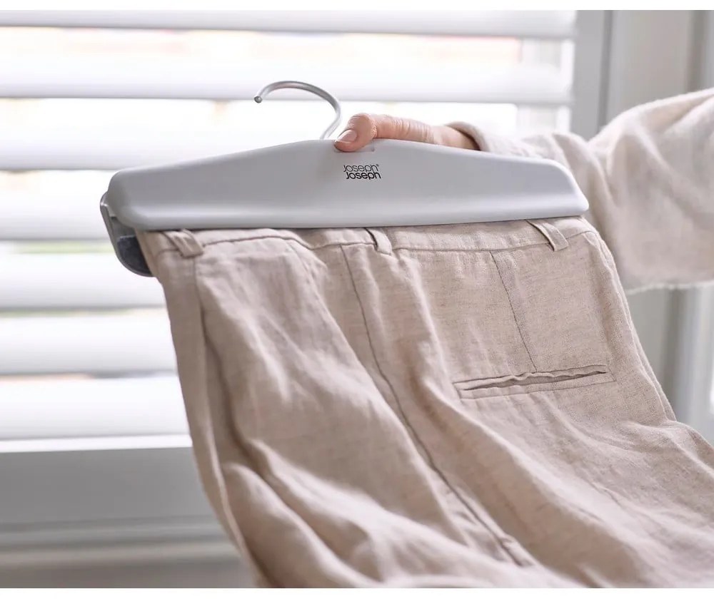 Plastové vešiaky v súprave 2 ks na nohavice Orderly – Joseph Joseph