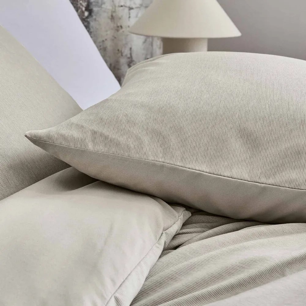 Béžové obliečky na dvojlôžko/predĺžené z mikrovlákna 240x220 cm Azura – douceur d'intérieur