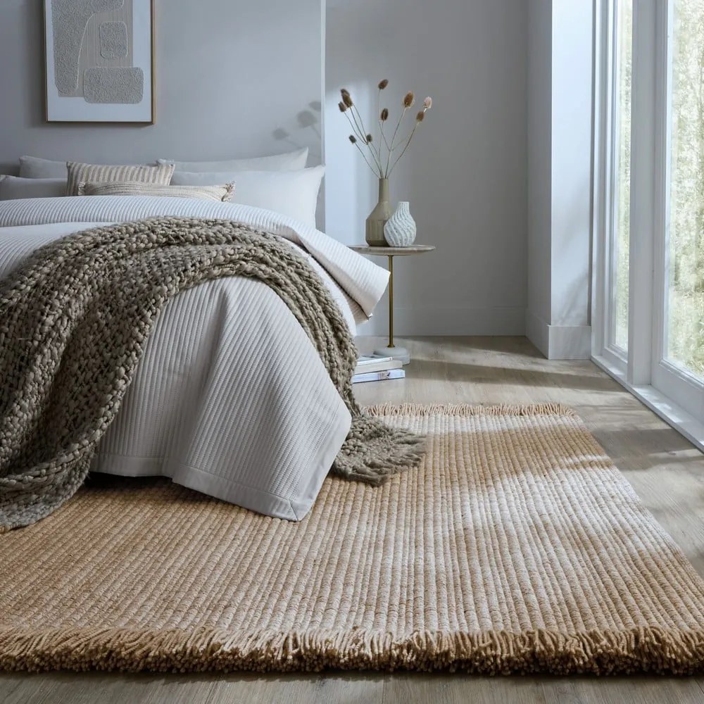 Béžový ručne tkaný koberec s prímesou vlny 120x170 cm Rene Fringed Ribbed – Flair Rugs