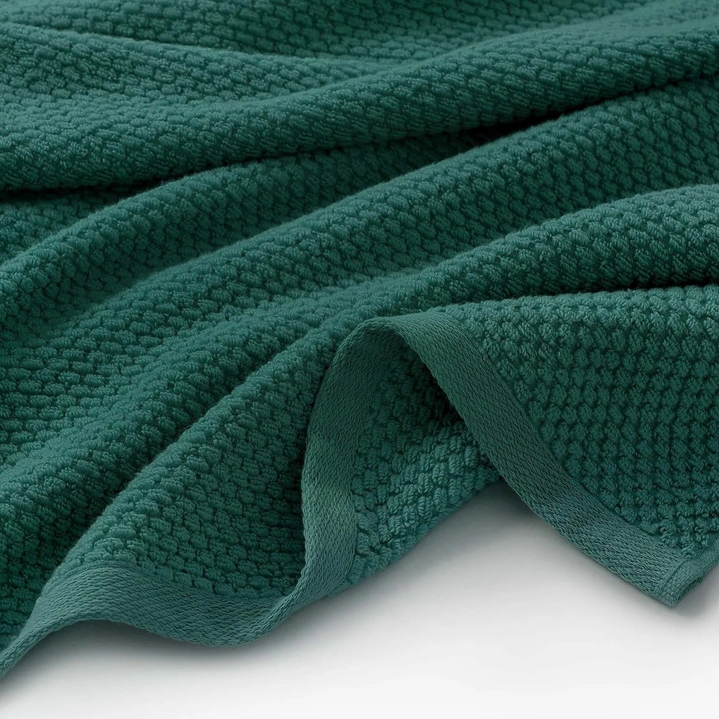 Goldea bavlnený froté uterák / osuška micro pure - smaragdovo zelený 30 x 50 cm