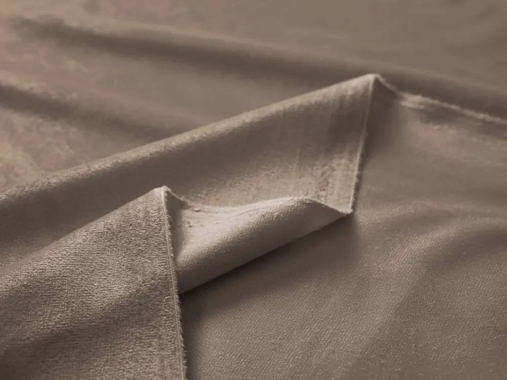 Biante Zamatový záves Velvet Prémium SVP-005 Svetlo hnedý - šírka 135 cm 135x210 cm