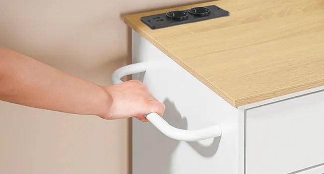Pojízdný kuchyňský vozík s prodlužovacím kabelem Vasagle Marley 65 cm bílý/dub přírodní