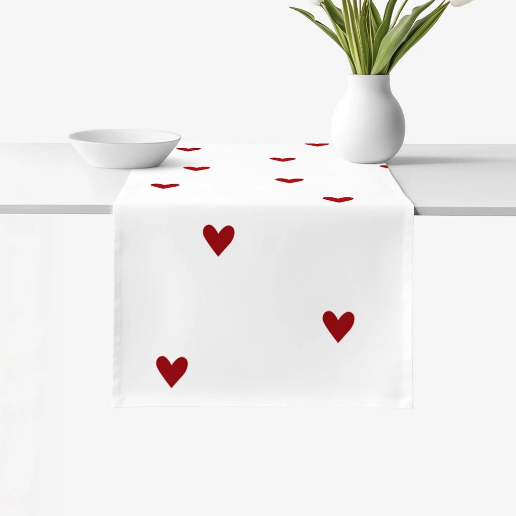 Goldea behúň na stôl 100% bavlnené plátno - červené srdiečka na bielom 50x140 cm