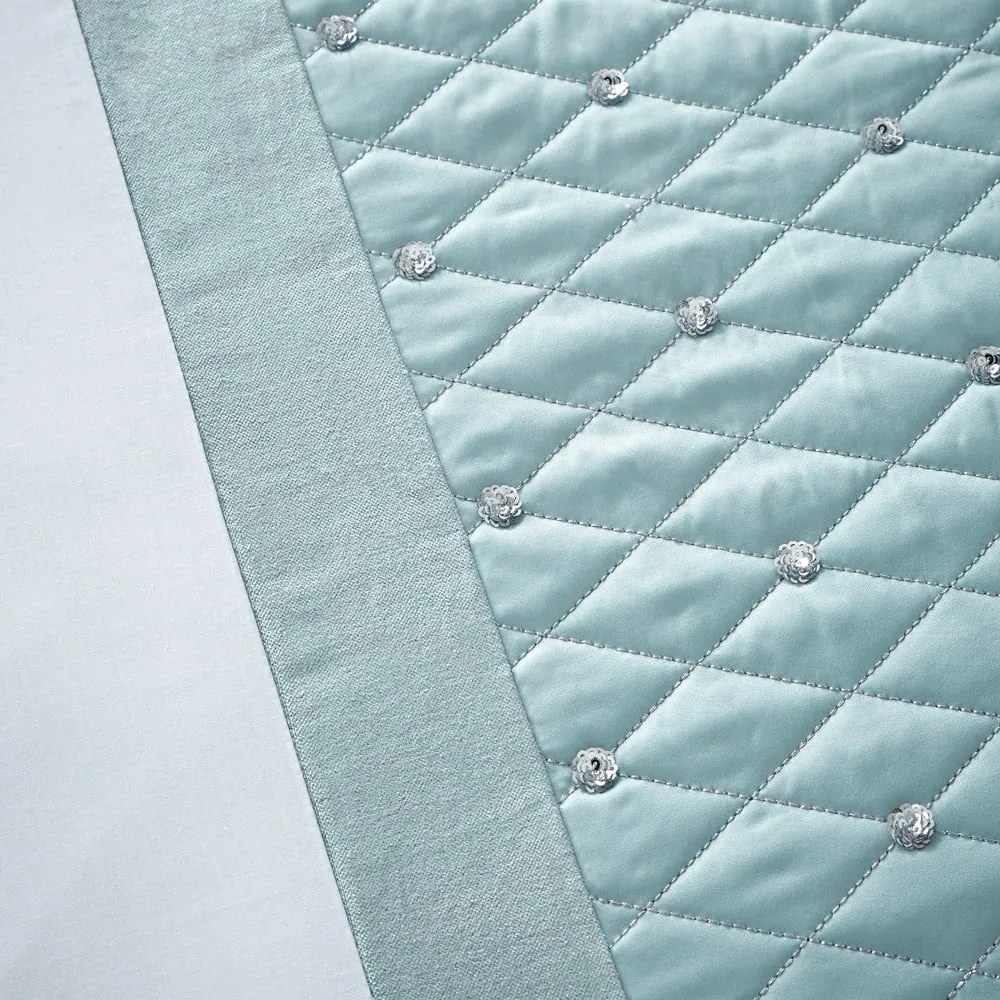 Biele/modré obliečky na dvojlôžko/predĺžené z mikrosaténu 230x220 cm Sequin Cluster – Catherine Lansfield