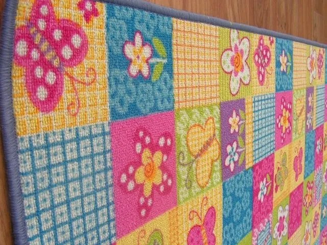 Detský koberec Butterfly & Flowers ružový