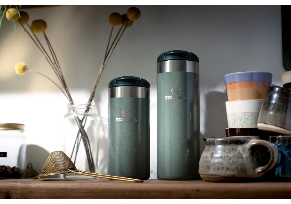 Zelený termo hrnček z nehrdzavejúcej ocele 470 ml AeroLight™ Transit Hammer Tone Green – Stanley