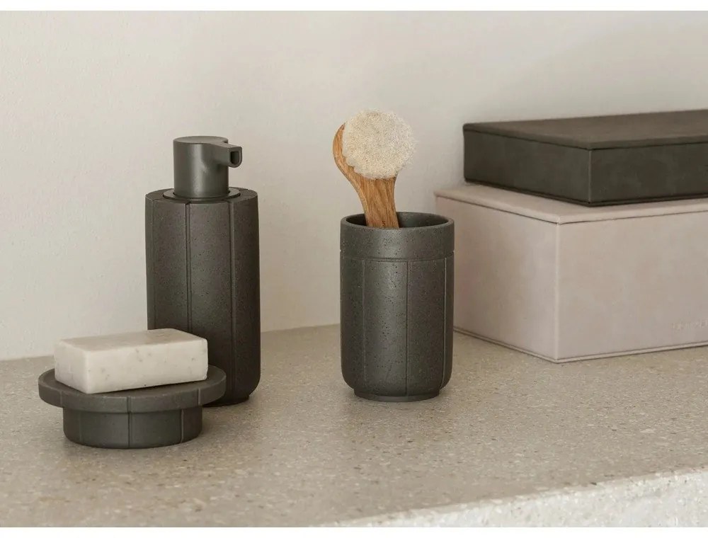 Sivý téglik na zubné kefky z polyresínu Kua – Blomus