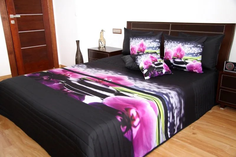 Prehozy na posteľ čiernej farby s 3D motívom orchideí Šírka: 220 cm | Dĺžka: 240 cm