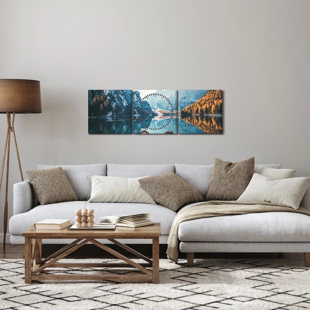 Obraz - Lode na jazere Braies (s hodinami) (90x30 cm)