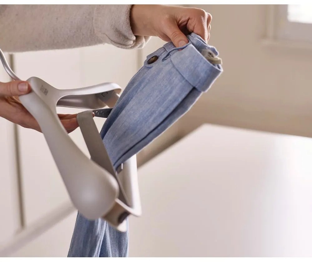 Plastové vešiaky v súprave 2 ks Orderly – Joseph Joseph