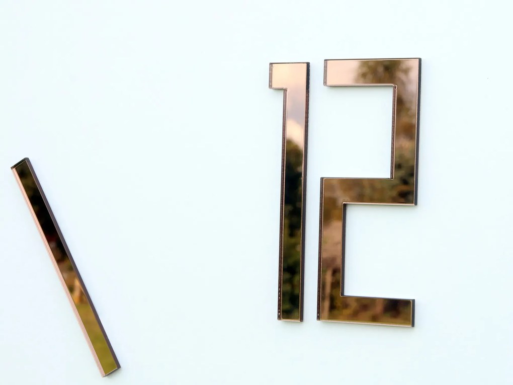 Nástěnné samolepící hodiny Carlo 75 cm hnědé