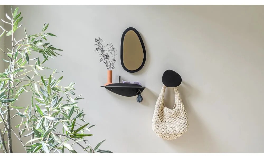 Čierny kovový nástenný vešiak 15 cm Mani – Spinder Design