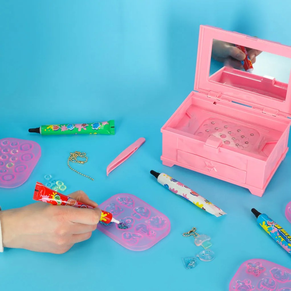 Kreatívna súprava na výrobu šperkov KIK Magic Box s UV boxom