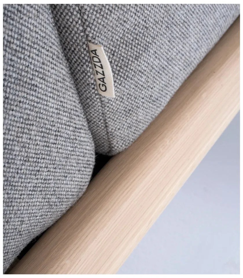 Kreslo s konštrukciou z dubového dreva so sivým textilným sedadlom Gazzda Fawn