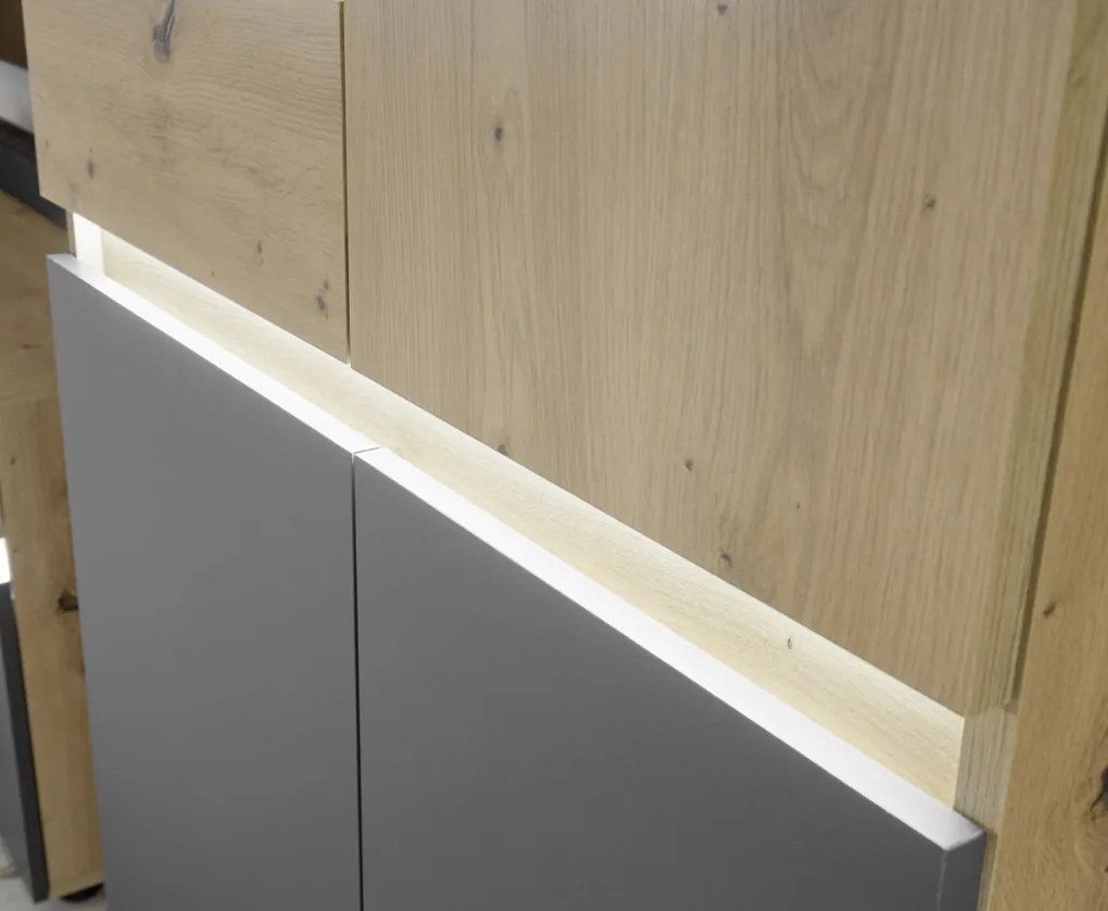 Vysoká vitrína Lille, dub artisan/antracit, s osvetlením