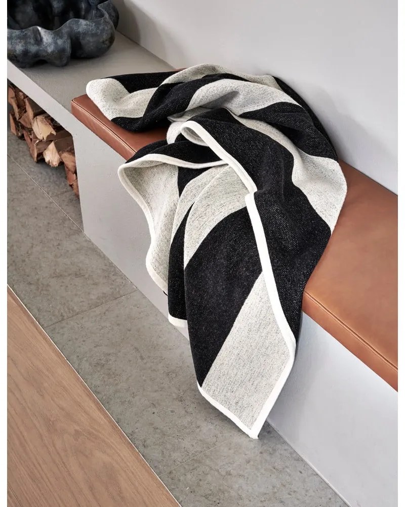 Čierno-biela deka s prímesou vlny 140x180 cm Bob Black Vanilla – Pappelina