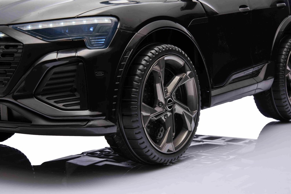 Ramiz Auto Audi SQ8 čierne