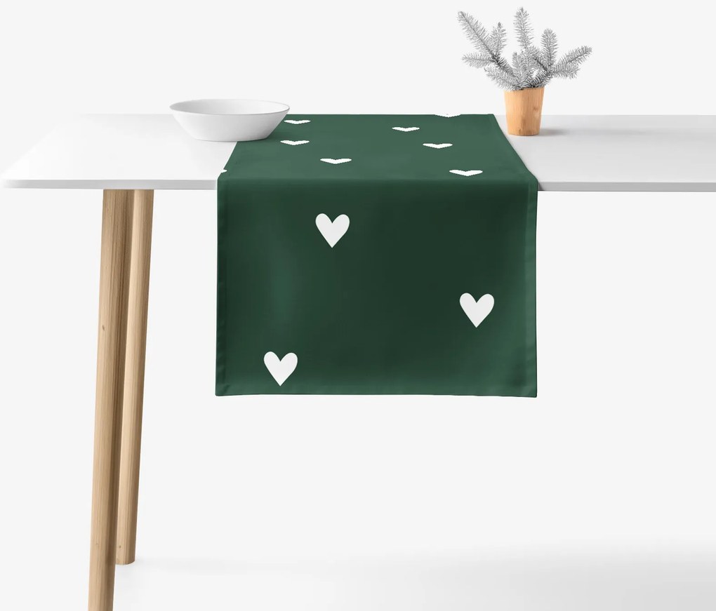 Goldea behúň na stôl 100% bavlnené plátno - srdiečka na tmavo zelenom 20x140 cm