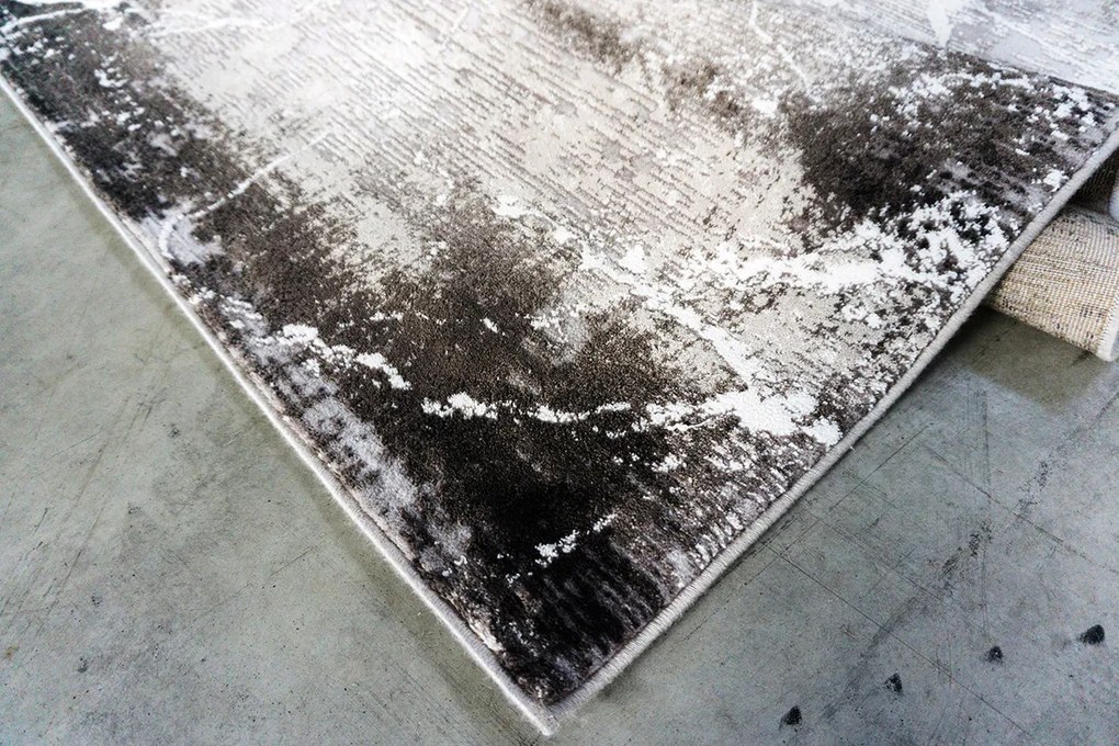 Koberec Mitra 3002 BEIGE – béžovo-sivý vzorovaný obdĺžnik Rozmer: 80x150 cm