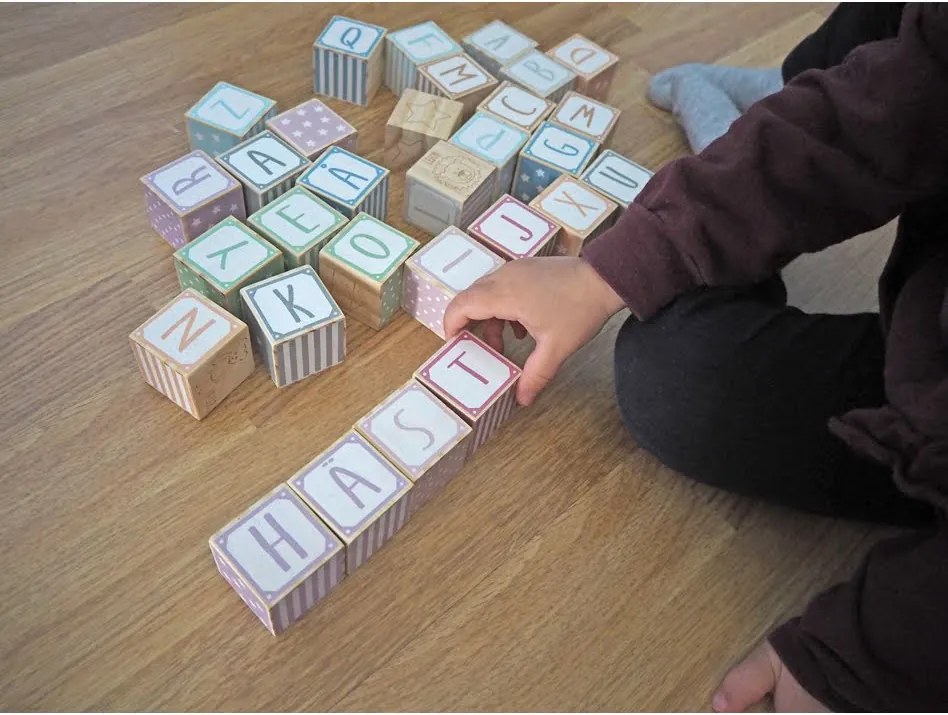 Drevené kocky abeceda