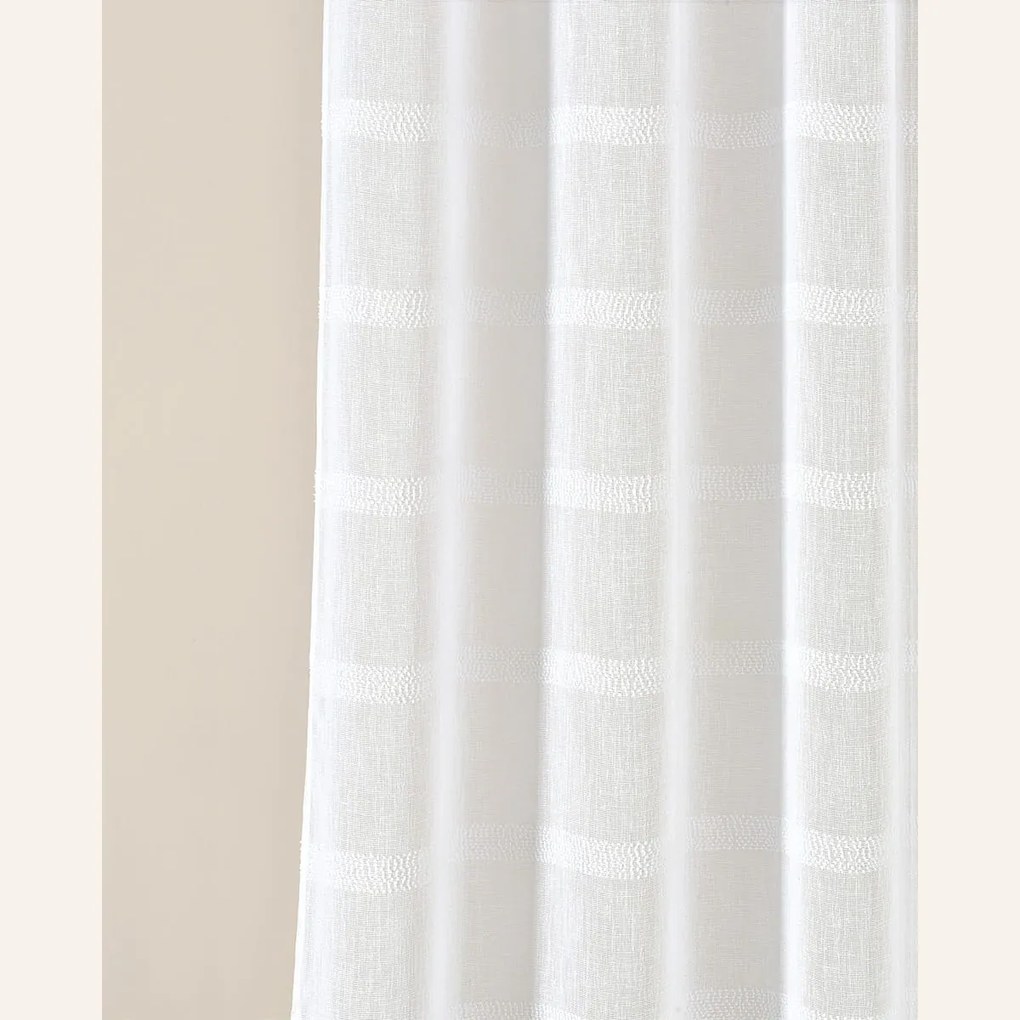 Room99 Záclona na páske Maura Pásiky Farba: Biela, Veľkosť: 140 x 250 cm