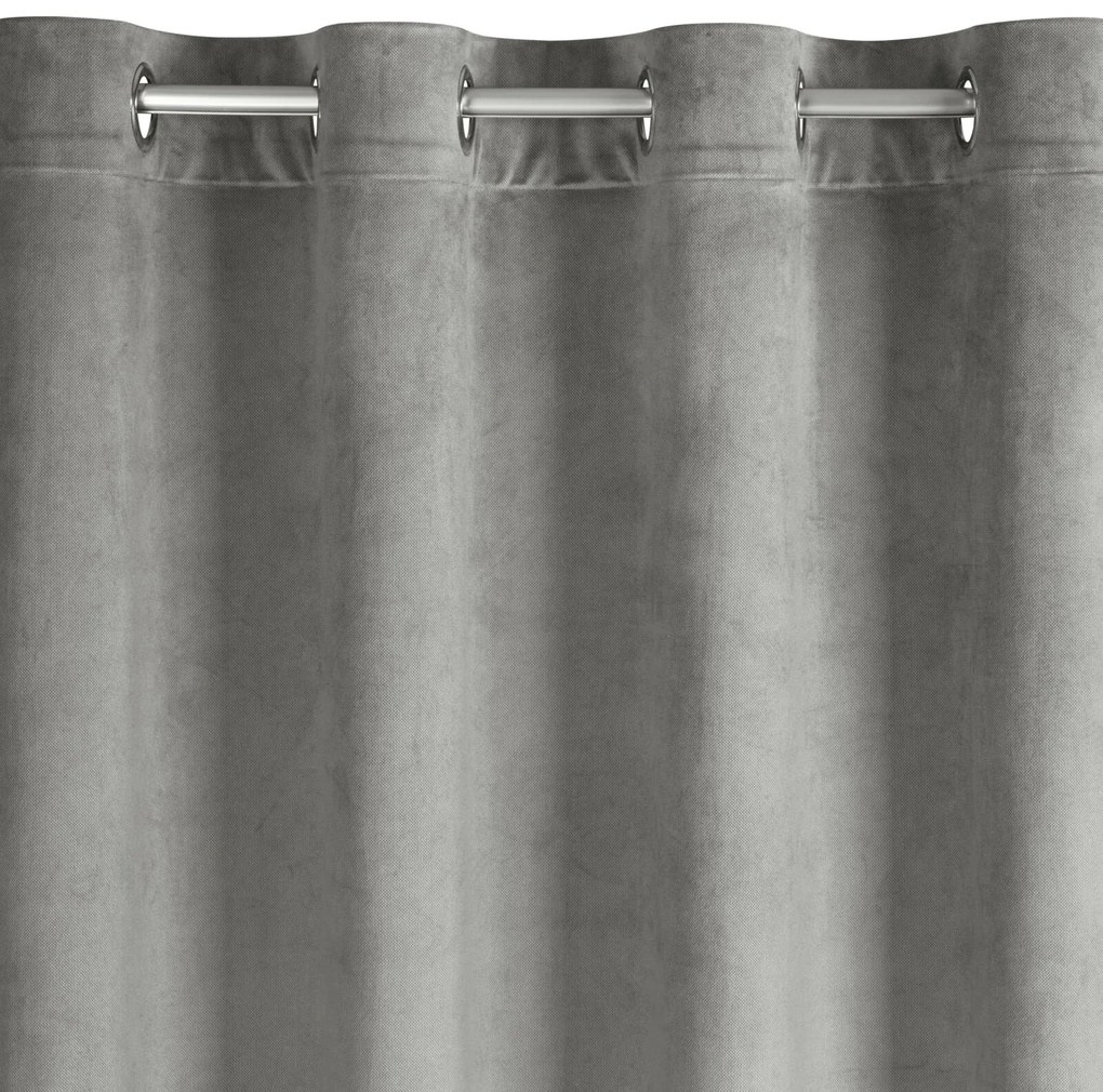 ZATEMŇOVACÍ ZÁVES NA KRÚŽKOCH FARGO 140X250 CM STRIEBORNÁ