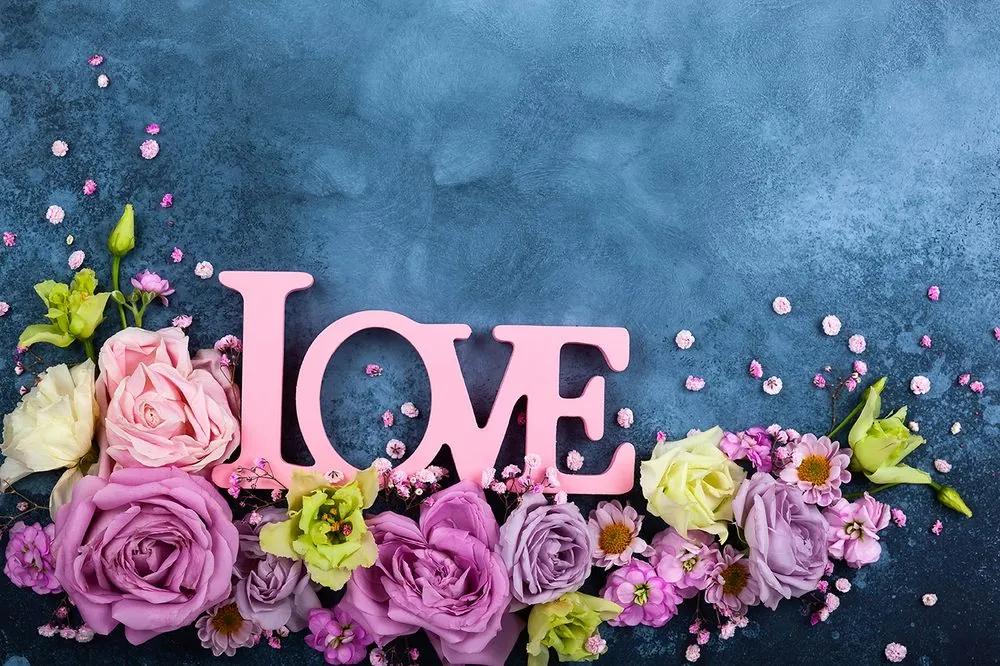Krásna fototapeta ruže s nápisom Love