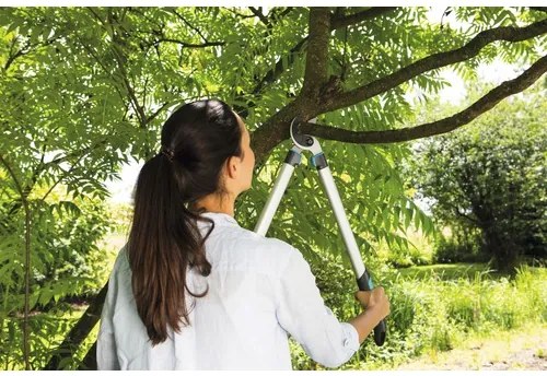Nožnice na konáre GARDENA EasyCut 680 A nákovkové