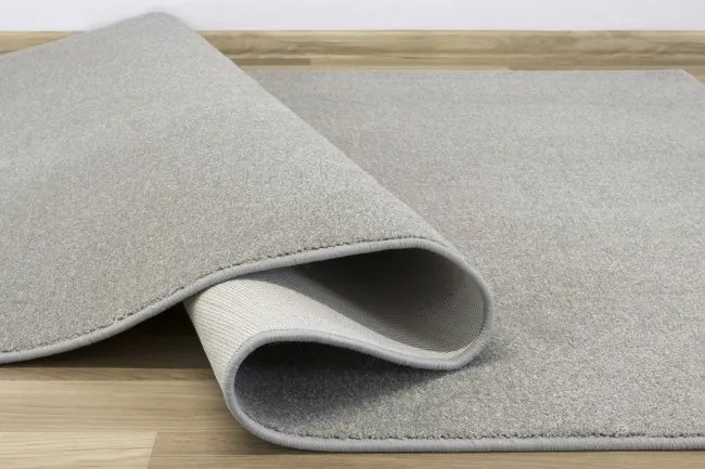 Metrážny koberec Platino 74 sivý