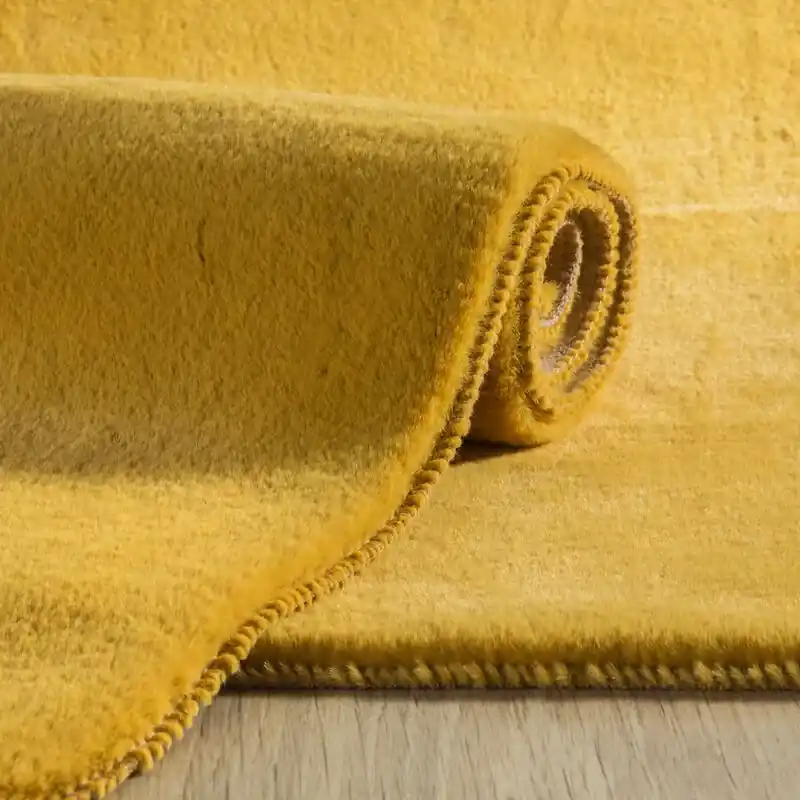 DECOREUM Dekoračný koberec so štruktúrou kožušiny 50 cm x 70 cm horčicová  cm | BIANO