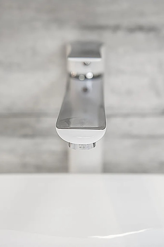 Laveo Raila, vysoká umývadlová batéria stojanková h-250, chrómová-biela, LAV-BLL_62ND