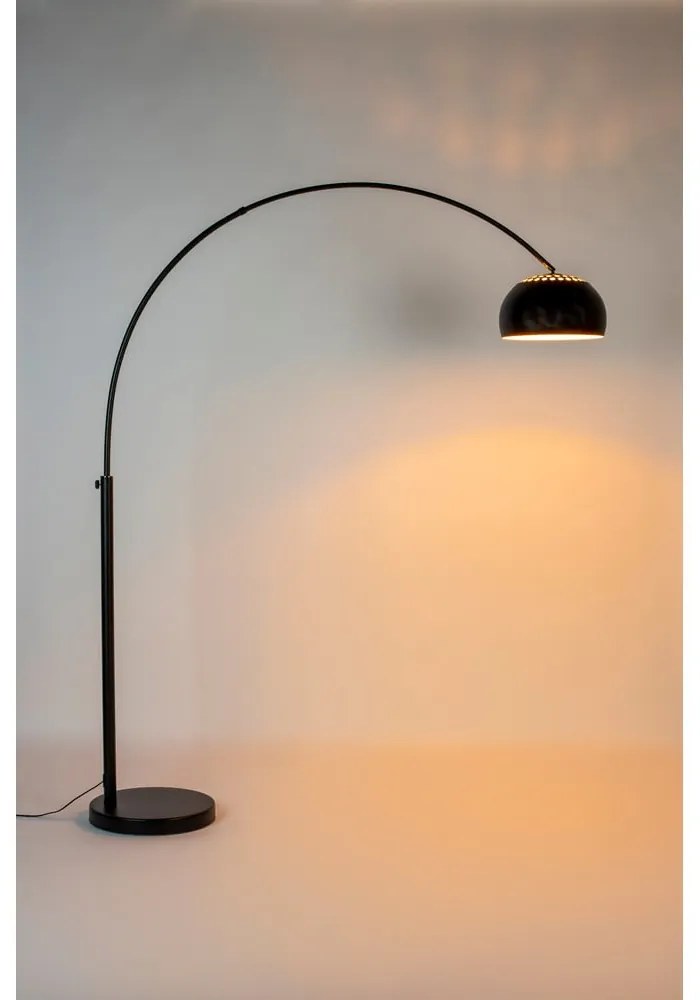 Čierna stojacia lampa (výška 190 cm) Bow – Zuiver