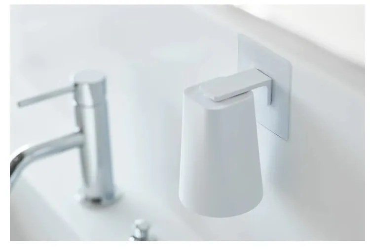 Biely plastový držiak s téglikom Film Hook – YAMAZAKI