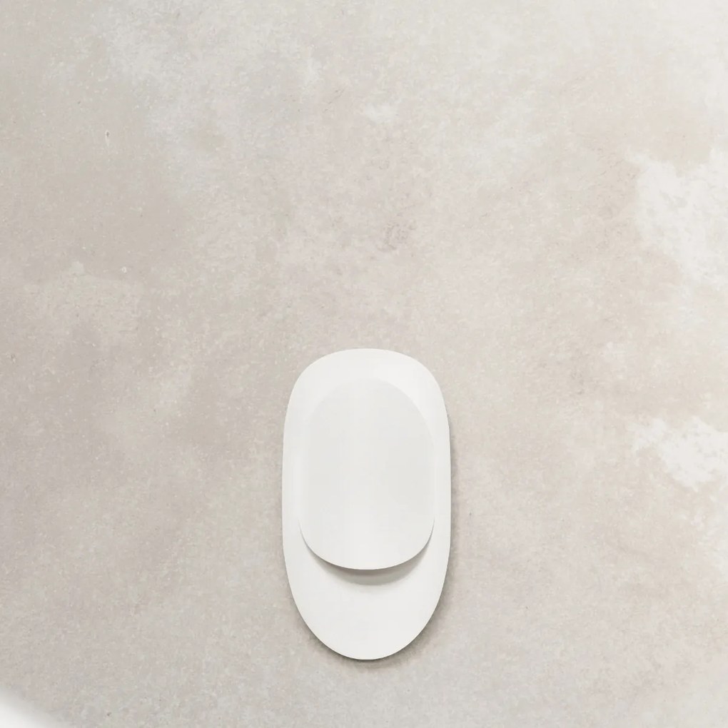 Nástenné svietidlo Tear, 1x biele kovové tienidlo