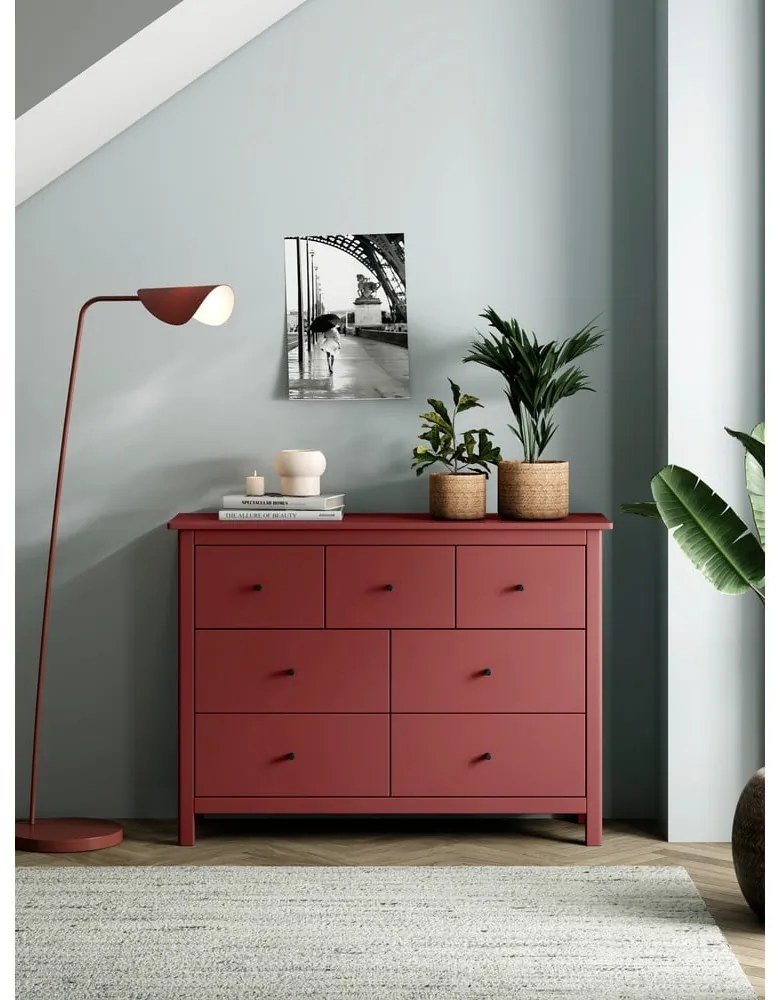 Červená nízka komoda z borovicového dreva 110x80 cm Misti – Marckeric