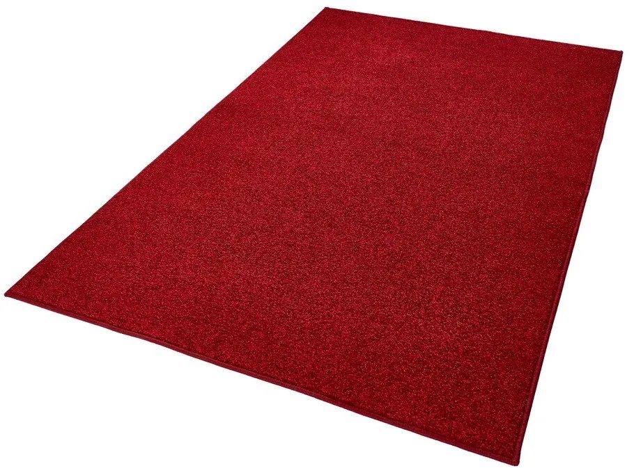 Červený koberec Hanse Home Pure, 140 x 200 cm