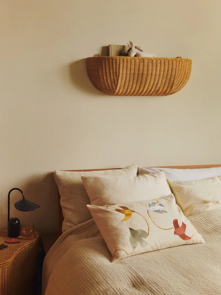 Ferm Living Vankúš s vyšívaným motívom Swif Bird 40 × 60 cm