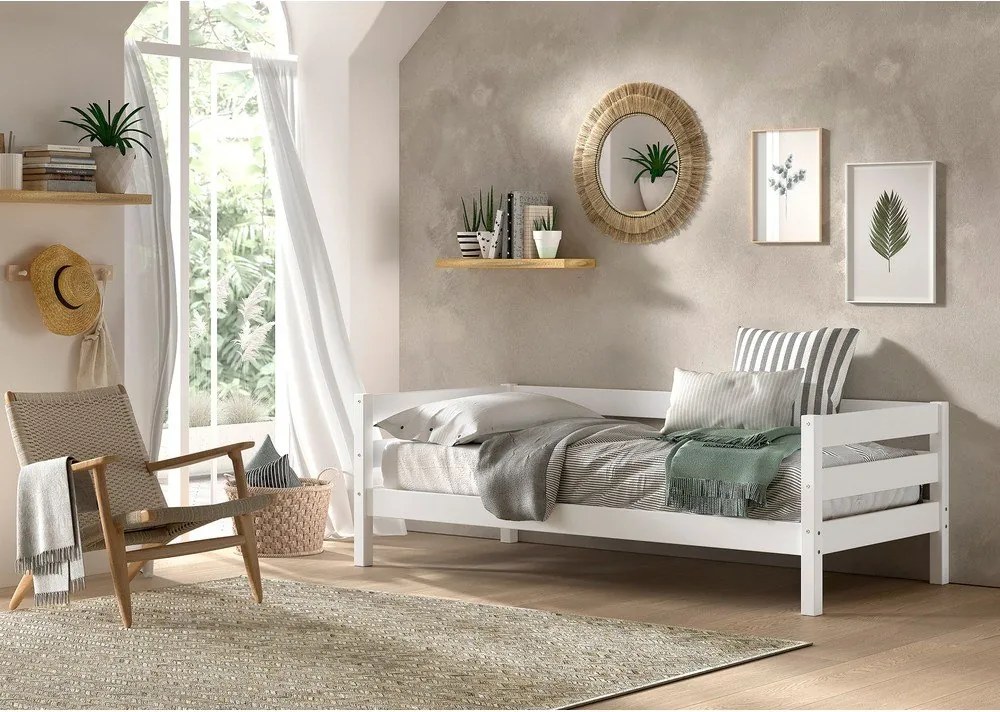 Biela detská posteľ z borovicového dreva s roštom 90x200 cm Margrit – Vipack
