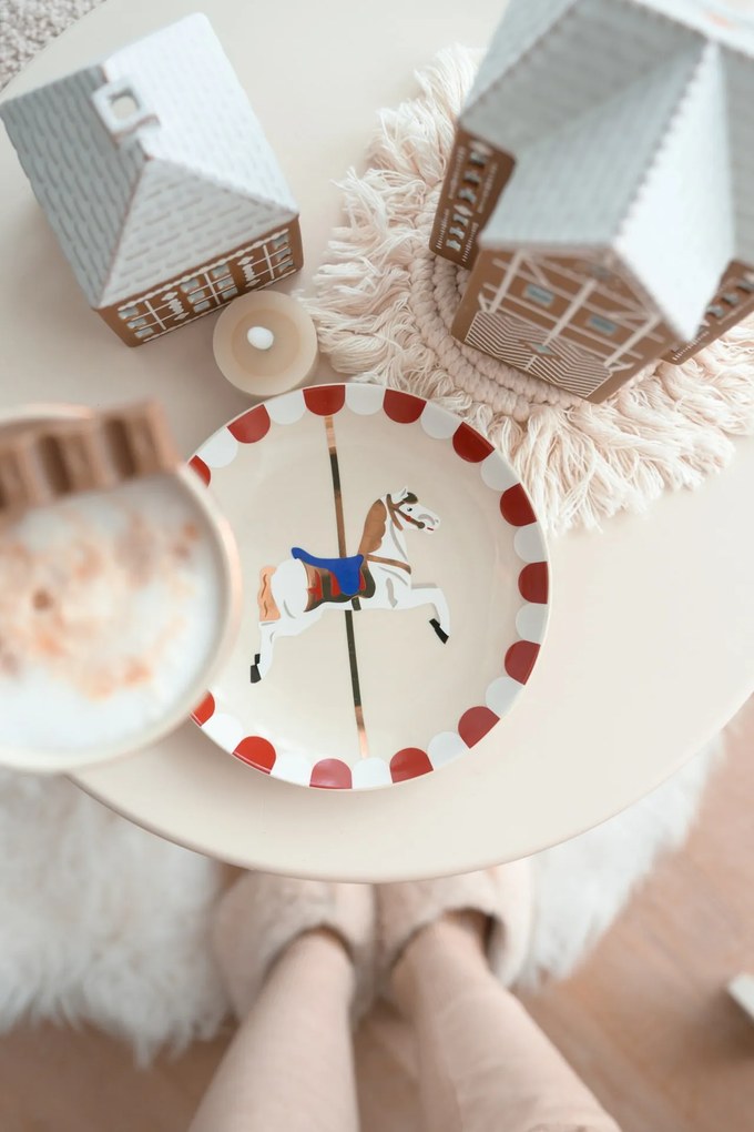 Bloomingville Keramický dezertný tanier Merry-go-round Koníky