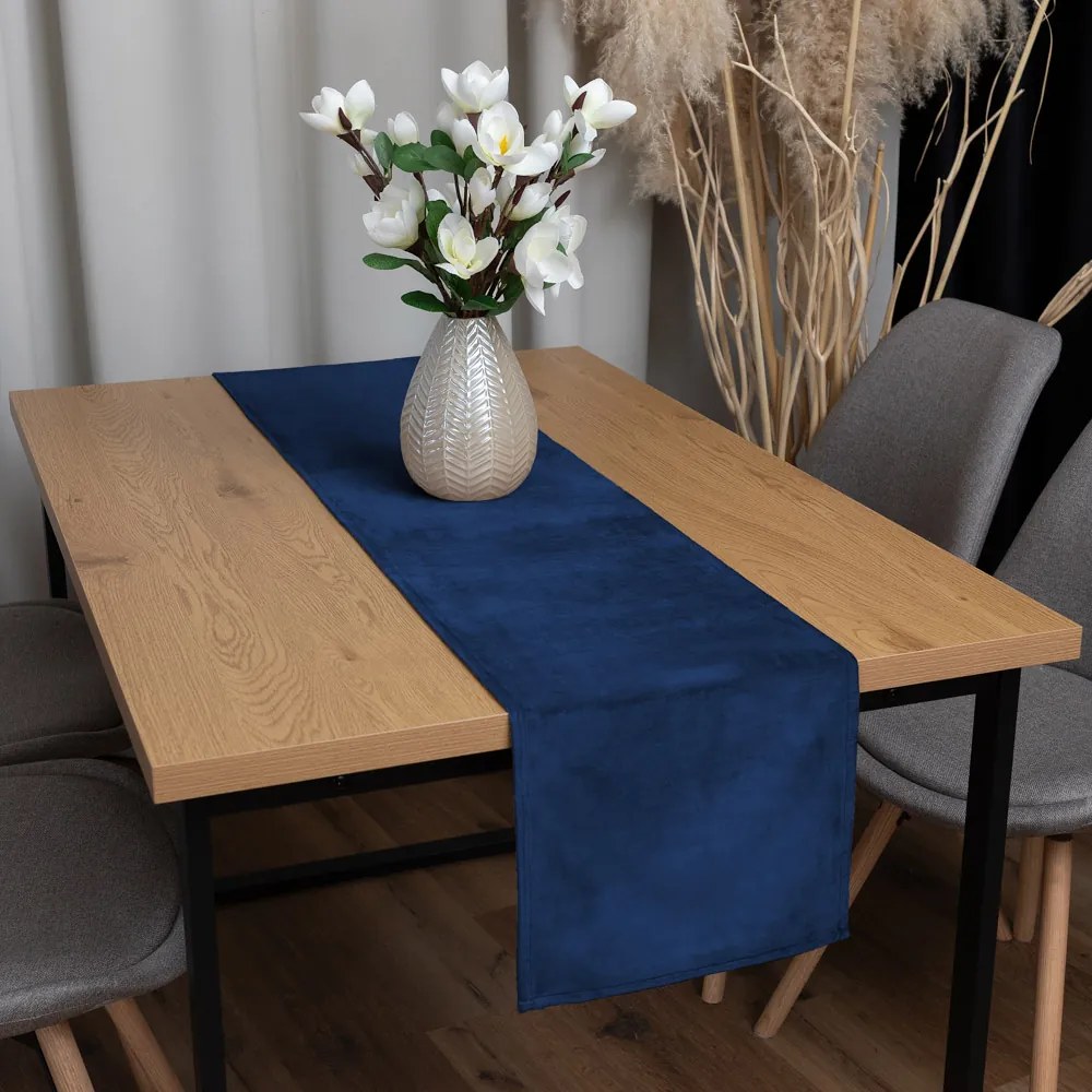 Biante Zamatový behúň na stôl Velvet Prémium SVP-036 Námornícka modrá 45x140 cm